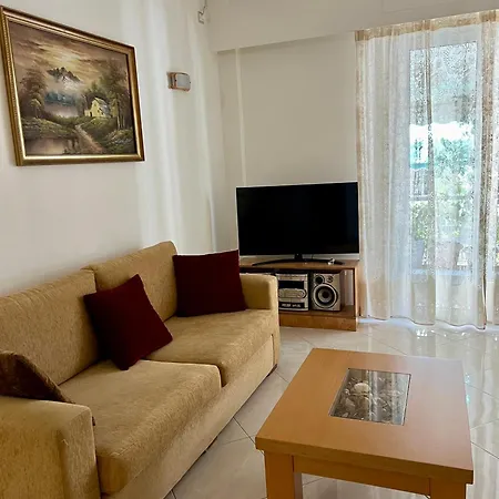 Toms Acropolis District Apartment *
