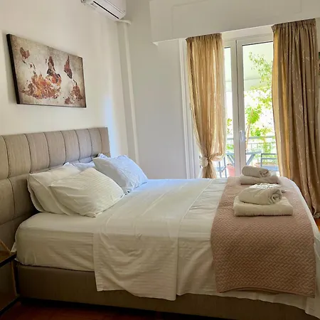 Toms Acropolis District Apartment